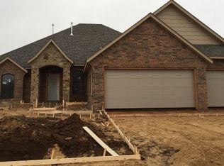 2137 Pine Creek Ave, Yukon, OK 73099
