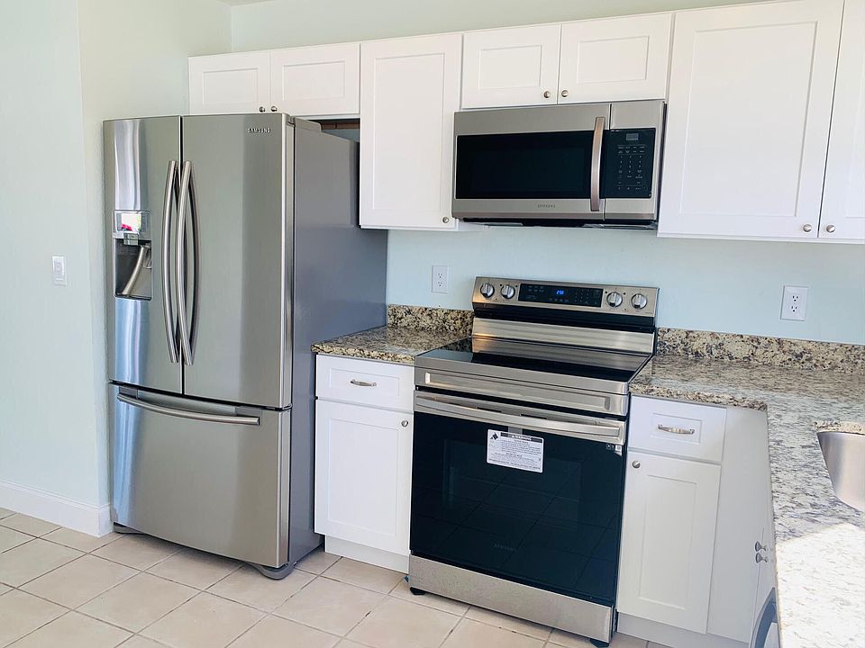 1st image of 2122 SE Wald Street