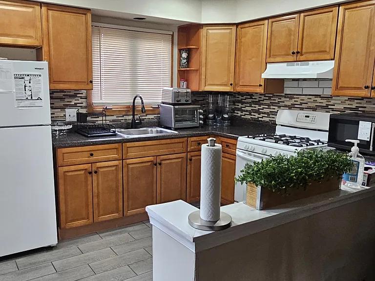 175 N Carol Blvd — Photo 10