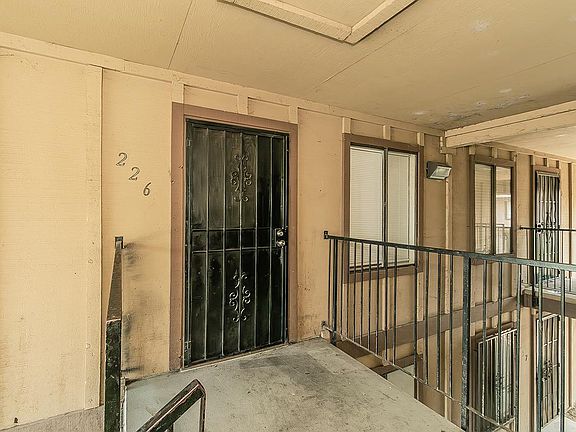 3rd image of 1221 N Peach Ave APT 226