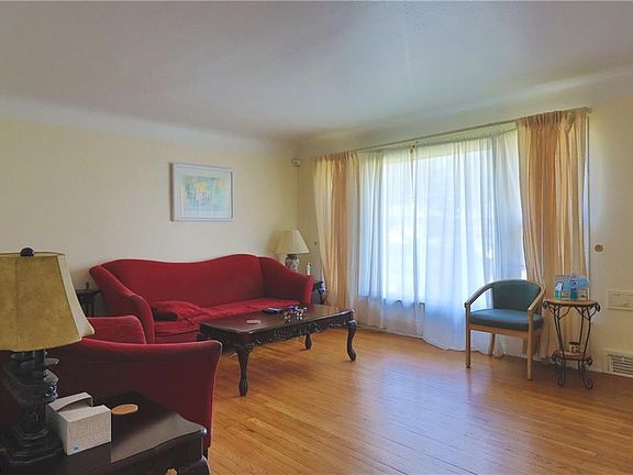 3rd image of 1870 Brushview Dr