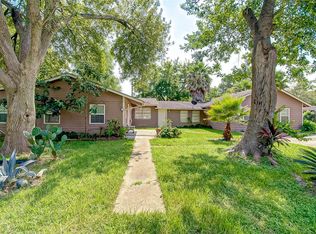 9310 Montgomery Ln, La Porte, TX 77571