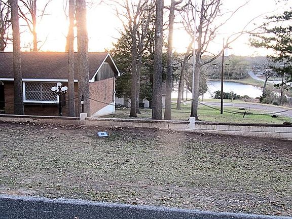 2nd image of 100 S Post Oak Dr