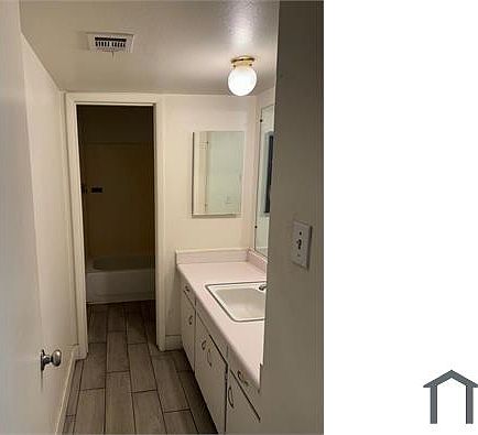 4th image of 7111 W Meadowbrook Ave