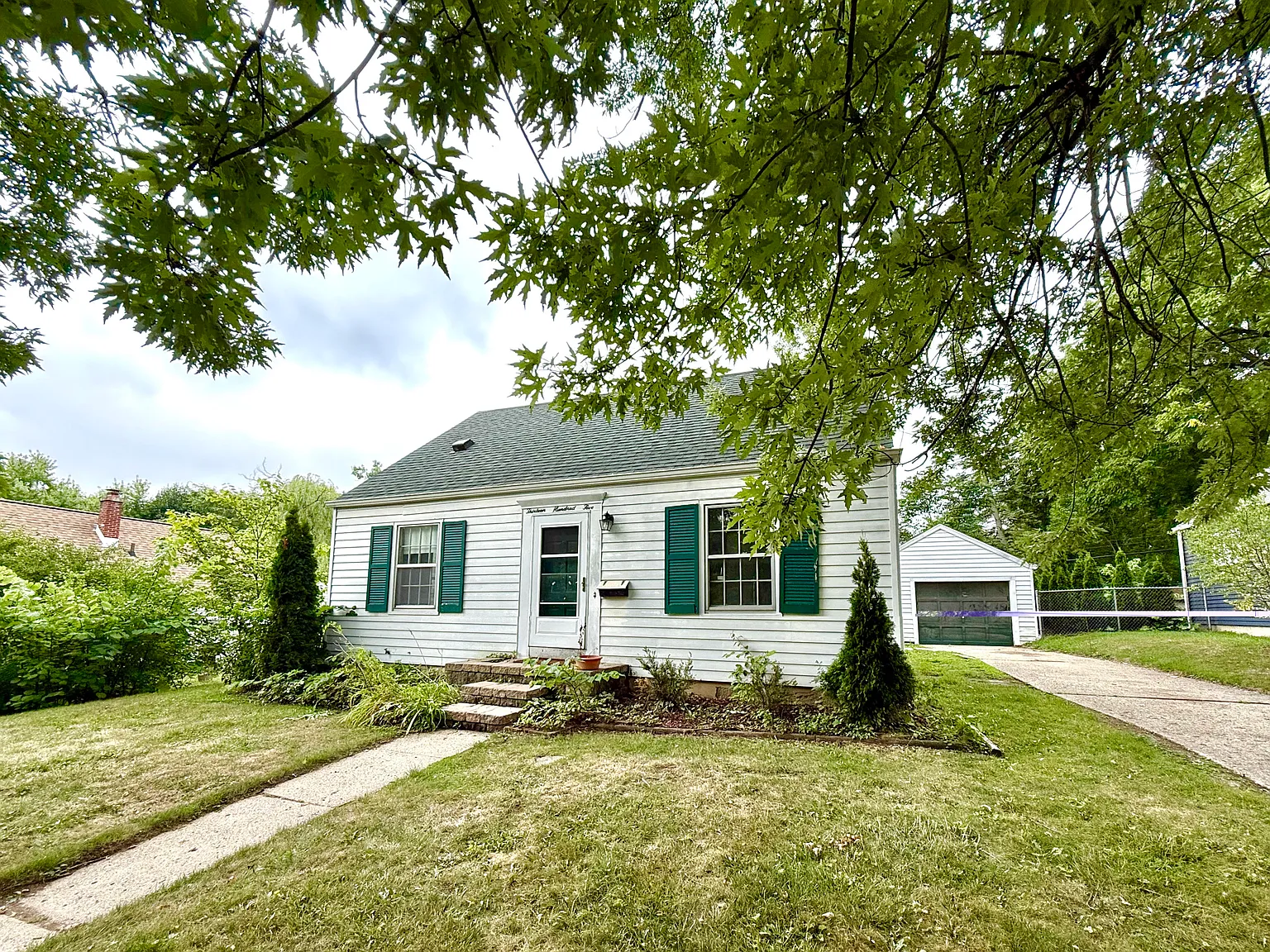 4 bed, 1352 sqft, $2,900 — Photo 2