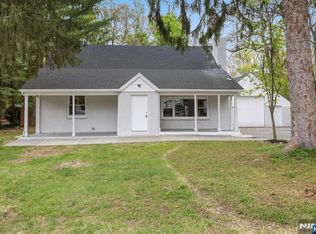 37 Roth Ave, Oakland, NJ 07436