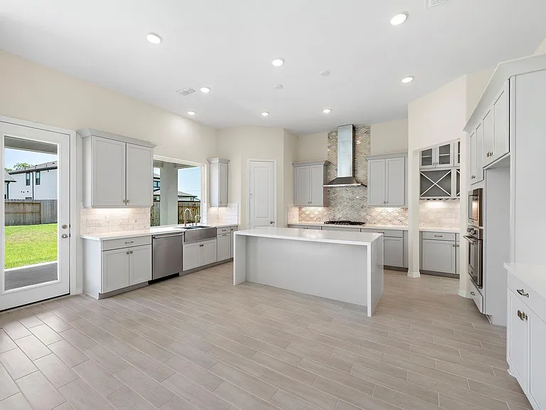9806 Oakwood Trl — Photo 10