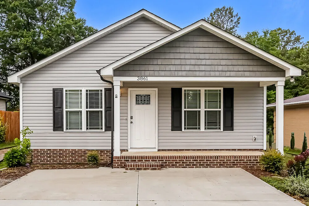 3 bed, 2.0 bath, 1176 sqft, $2,680 — Photo 1