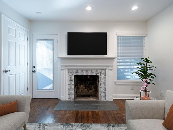 Furnished common areas! (Actual furniture will vary)