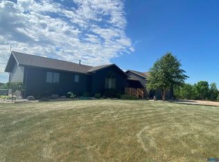 25842 E Enemy Creek Loop, Mitchell, SD 57301