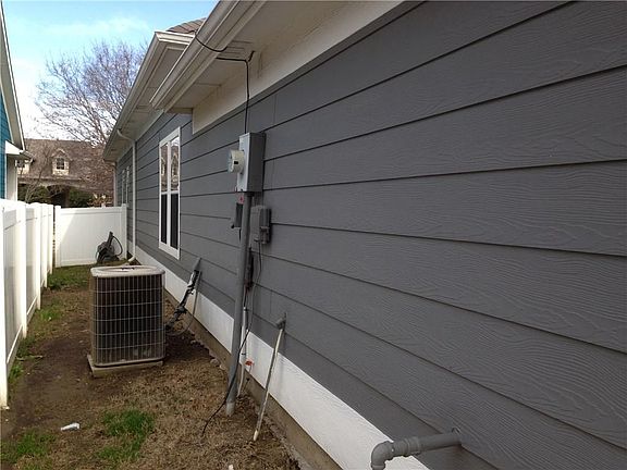 4th image of 1500 Carriage Ln