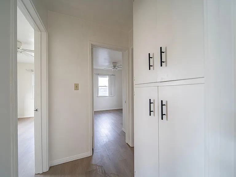 885 N Huntington St — Photo 15