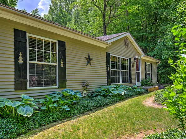 18795 Chain Lake St, Cassopolis, MI 49031