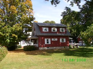 5 Pleasant St, Erving, MA 01344