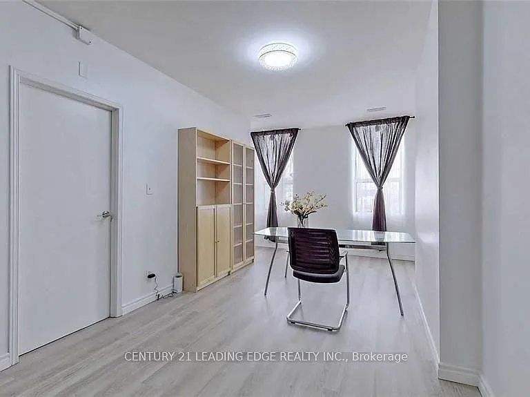 113 James St N #201 — Photo 3