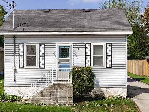 2nd image of 236 2nd Ave S
