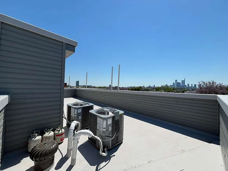 1938 N 22nd St #4 — Photo 24