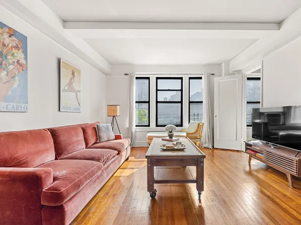 319 East 50th Street image 1 of 7