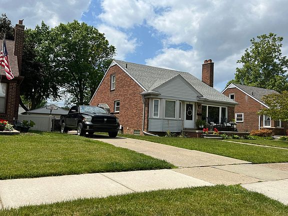 4th image of 7834 Balfour Ave