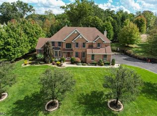 13 Spruce Hollow Rd, Green Brook, NJ 08812