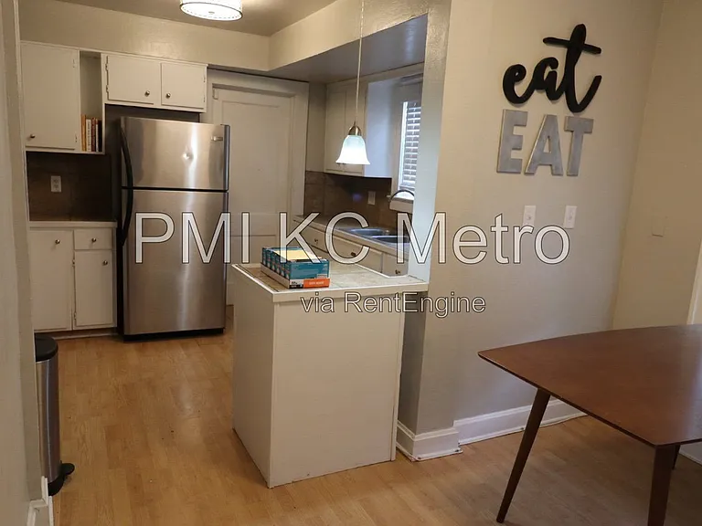 5331 Charlotte St #B — Photo 3