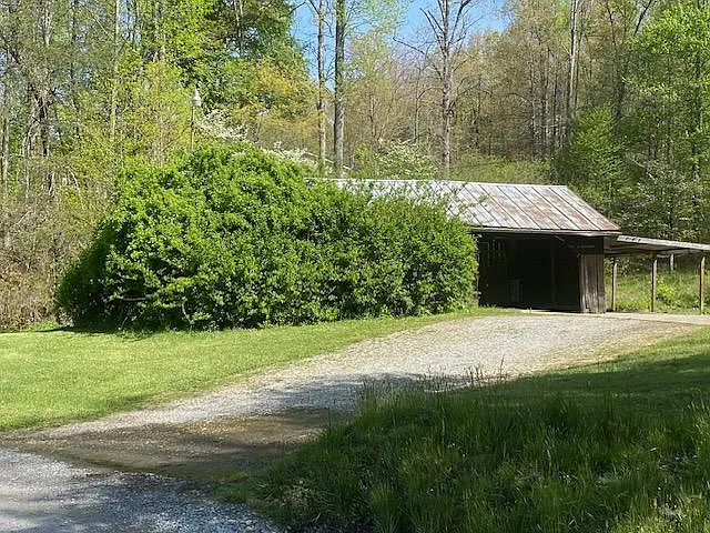665 Lower Star Creek Rd — Photo 4