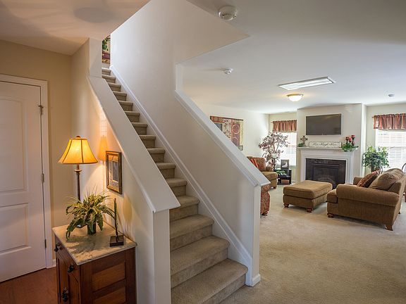 2nd image of 544 Macgregor Dr