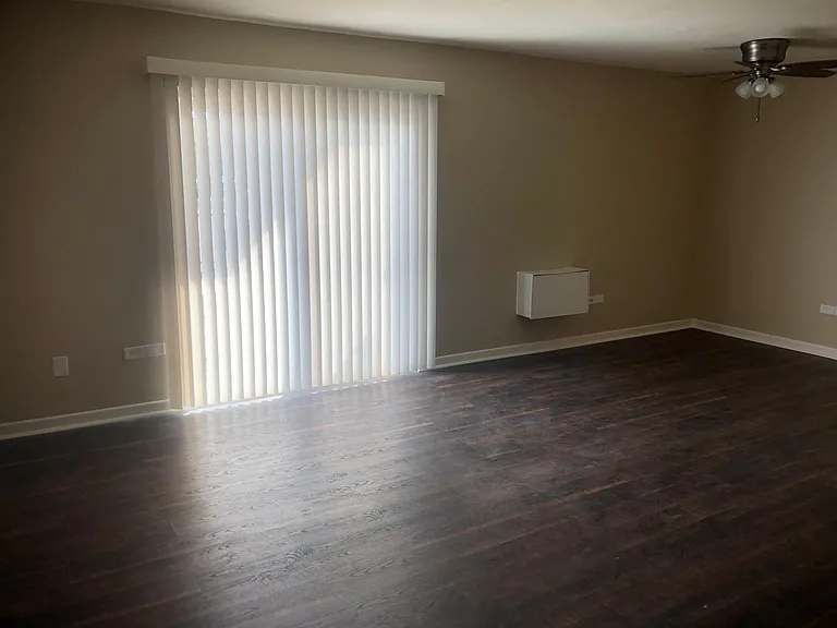 5640 S Archer Ave #1 — Photo 4