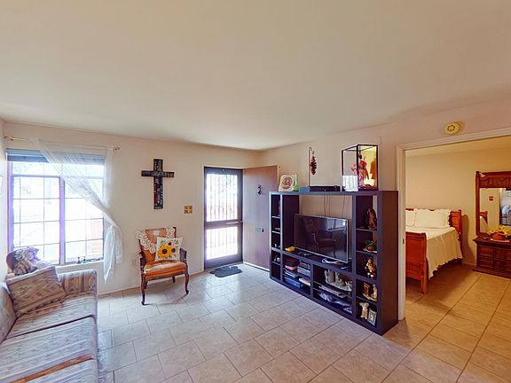 4th image of 515 S La Canada Dr