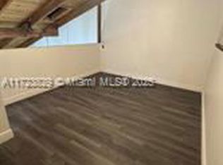 8045 SW 21st Ct, Davie, FL 33324