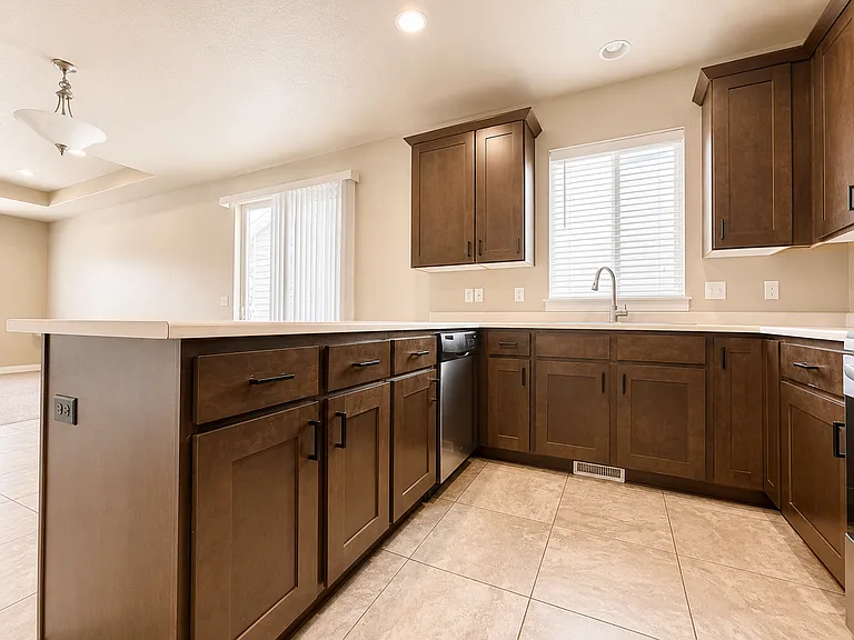 6883 S Suzanne Dr — Photo 5