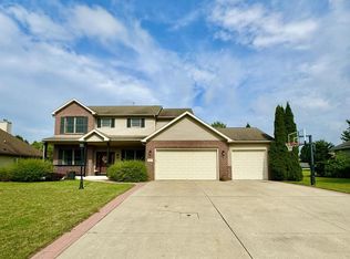 2621 Dover Ln, Racine, WI 53406