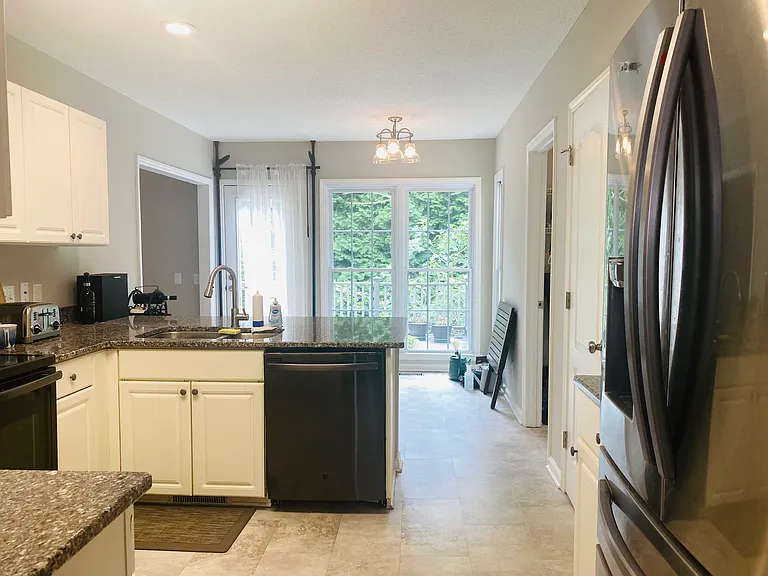 1705 Waterclose Ct — Photo 2