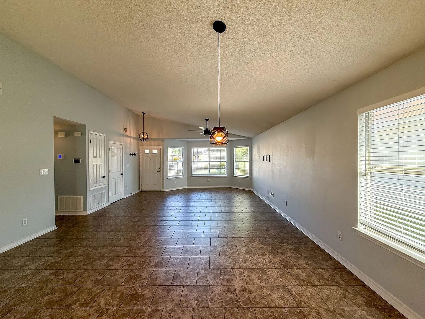Charming 3 Bedroom Home with Pergola, Fenced Backyard & Washer/Dryer Included! — Photo 3