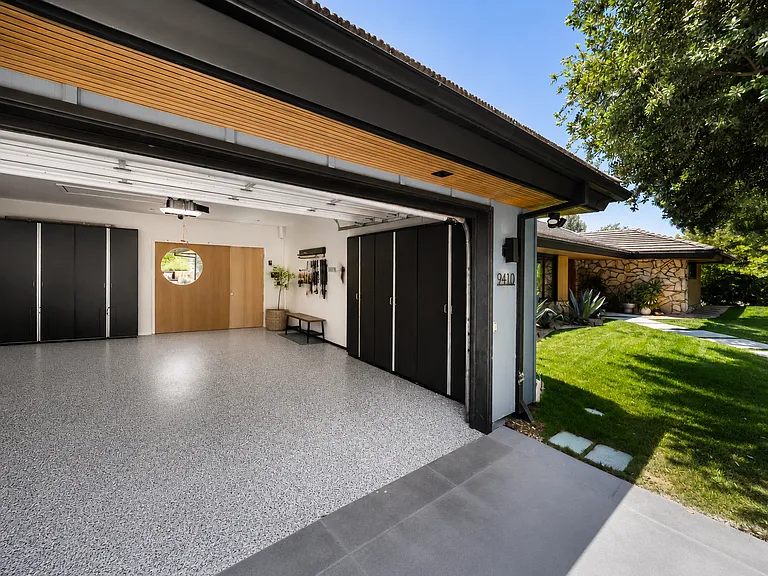 9410 Eden Dr — Photo 39