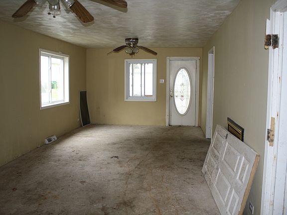 5th image of 403 W 5th St