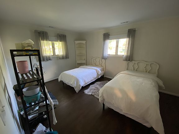 3rd image of 208 Willow Creek Cir #2