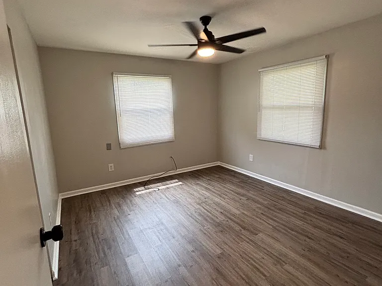 1711 Sarasota Ct — Photo 16