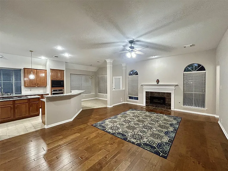 16807 Laguna Springs Dr — Photo 16