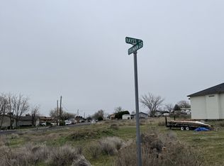 1605 Hayes St, Umatilla, OR 97882