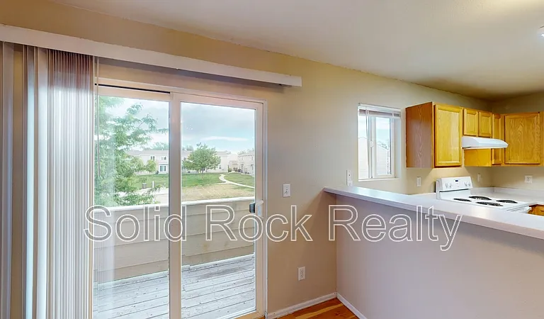 4960 Universal Hts — Photo 6