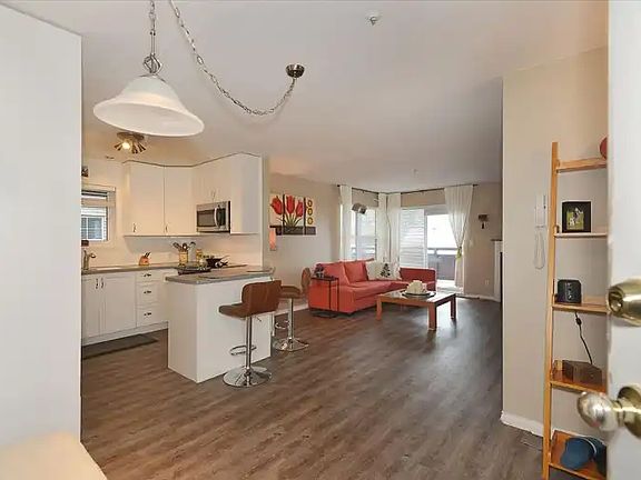 3rd image of 689 Park Rd #45