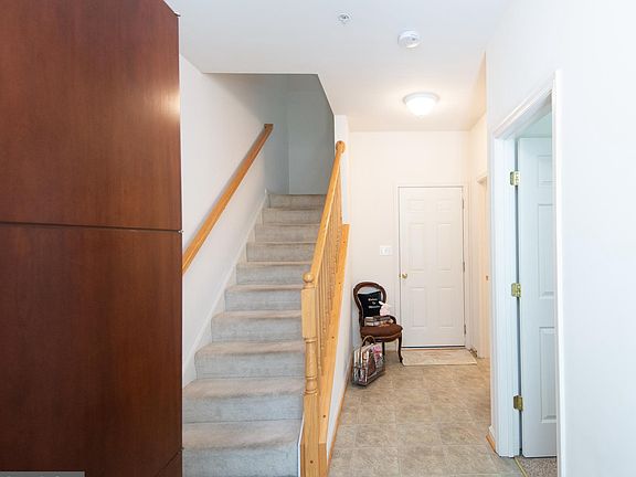 4th image of 411 Waterfield Ct