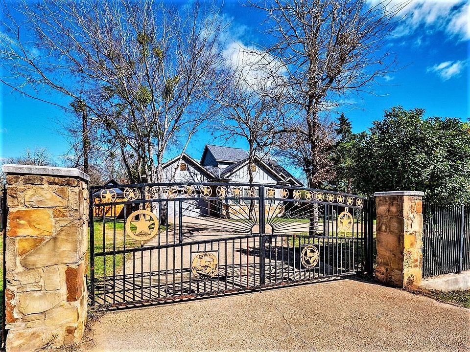 1st image of 228 Indian Oak Dr