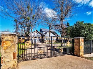 228 Indian Oak Dr, Bastrop, TX 78602
