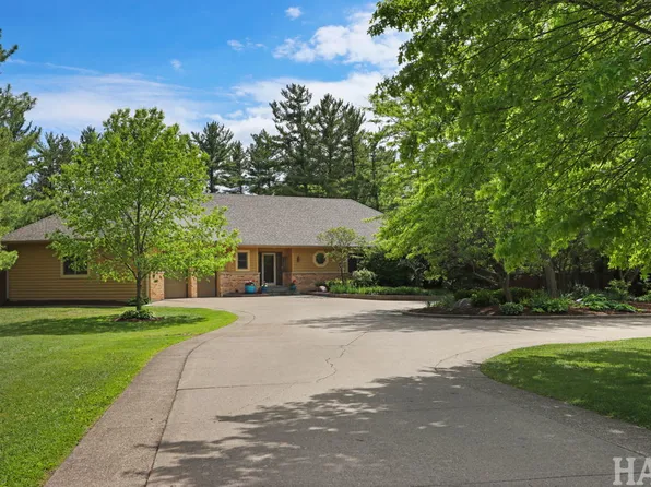 23925 W Grass Lake Rd, Antioch, IL 60002