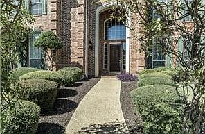 3rd image of 806 Gateshead Ct