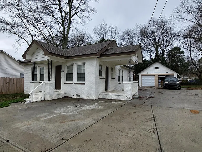 2652 Old Steele Creek Rd — Photo 3