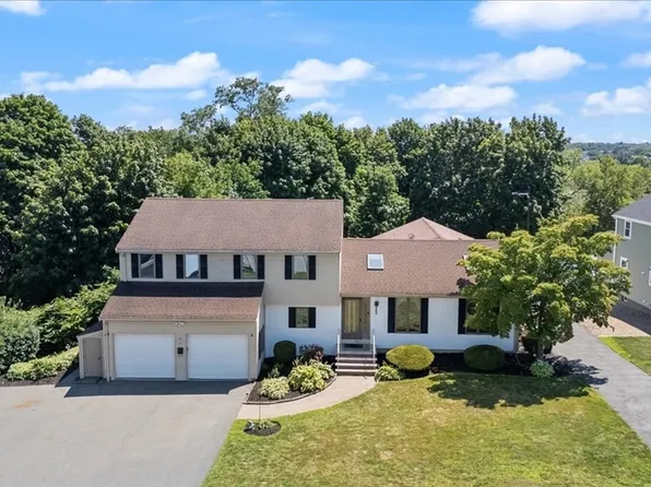 5 Carol Ann Rd, Peabody, MA 01960