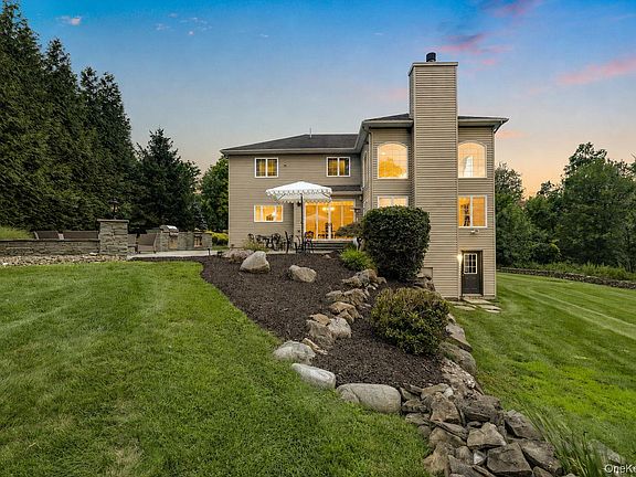 2nd image of 31 Greenwich Avenue